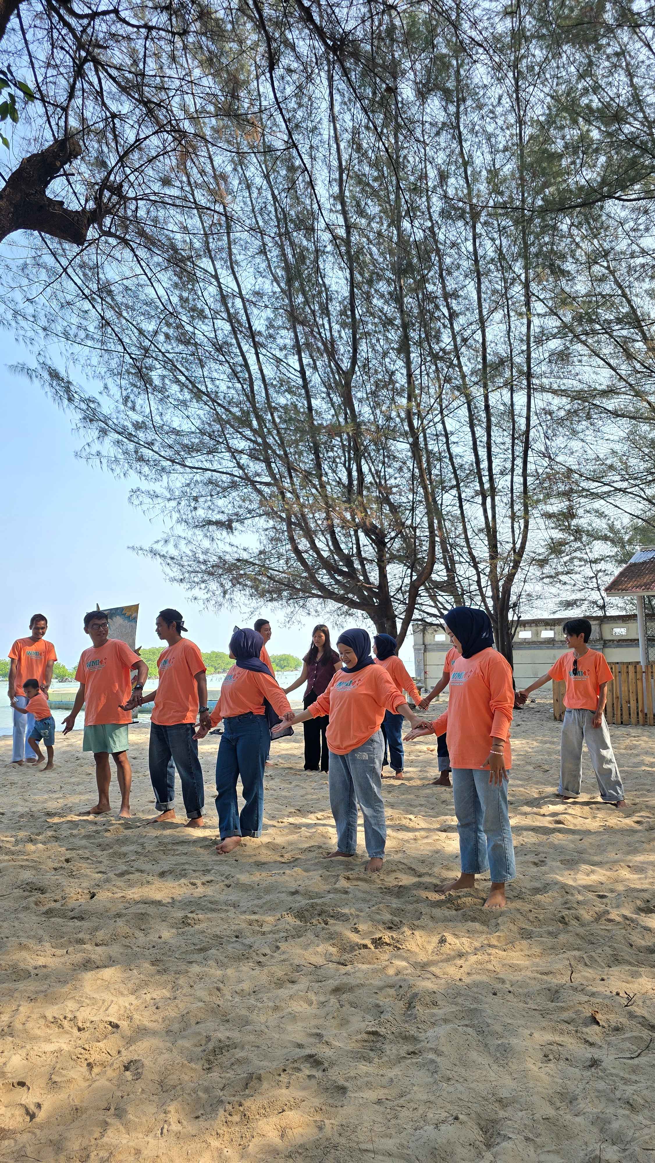 Gathering PT Winaka Medika Indotama di Pulau Pari 2026 - foto 3